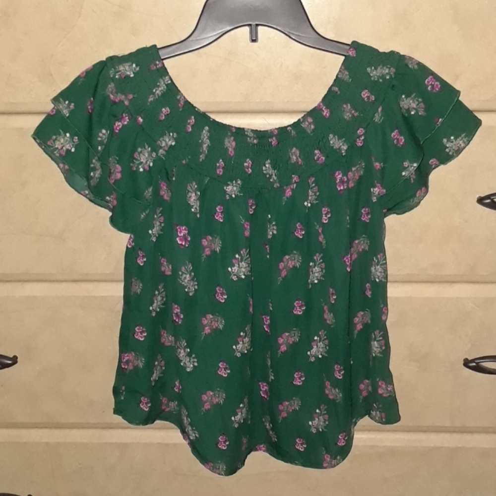 Off-shoulder top